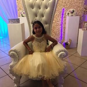 Meet your Posher, Carolina